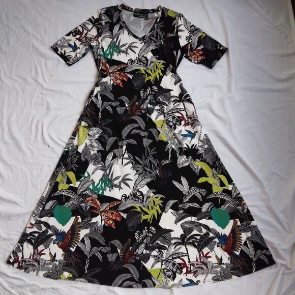 Attitudes by Renee Dresses & Skirts - Attitudes by Renee Multicolor Rainforest Fit & Flare Dress Women's Medium Petite